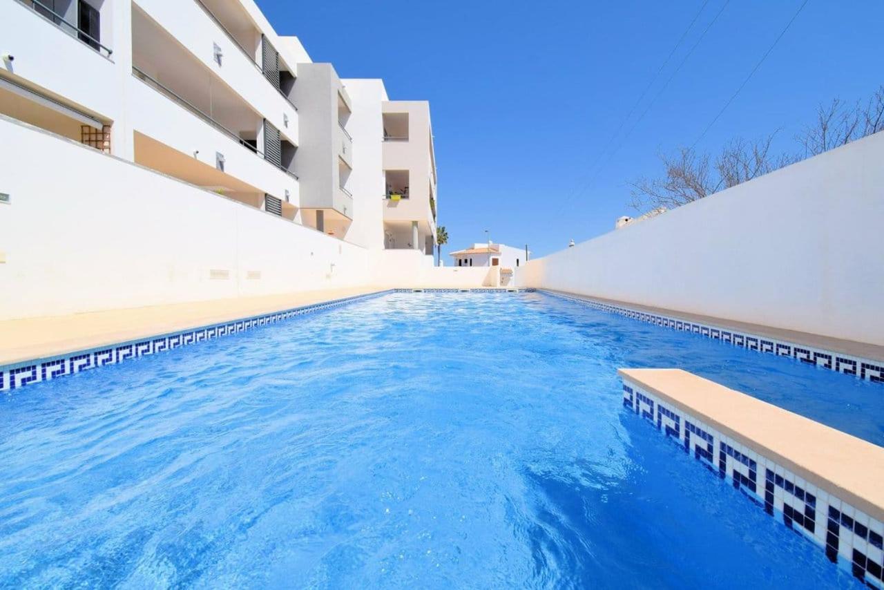 Perfect New Apartment In Albufeira Luaran gambar