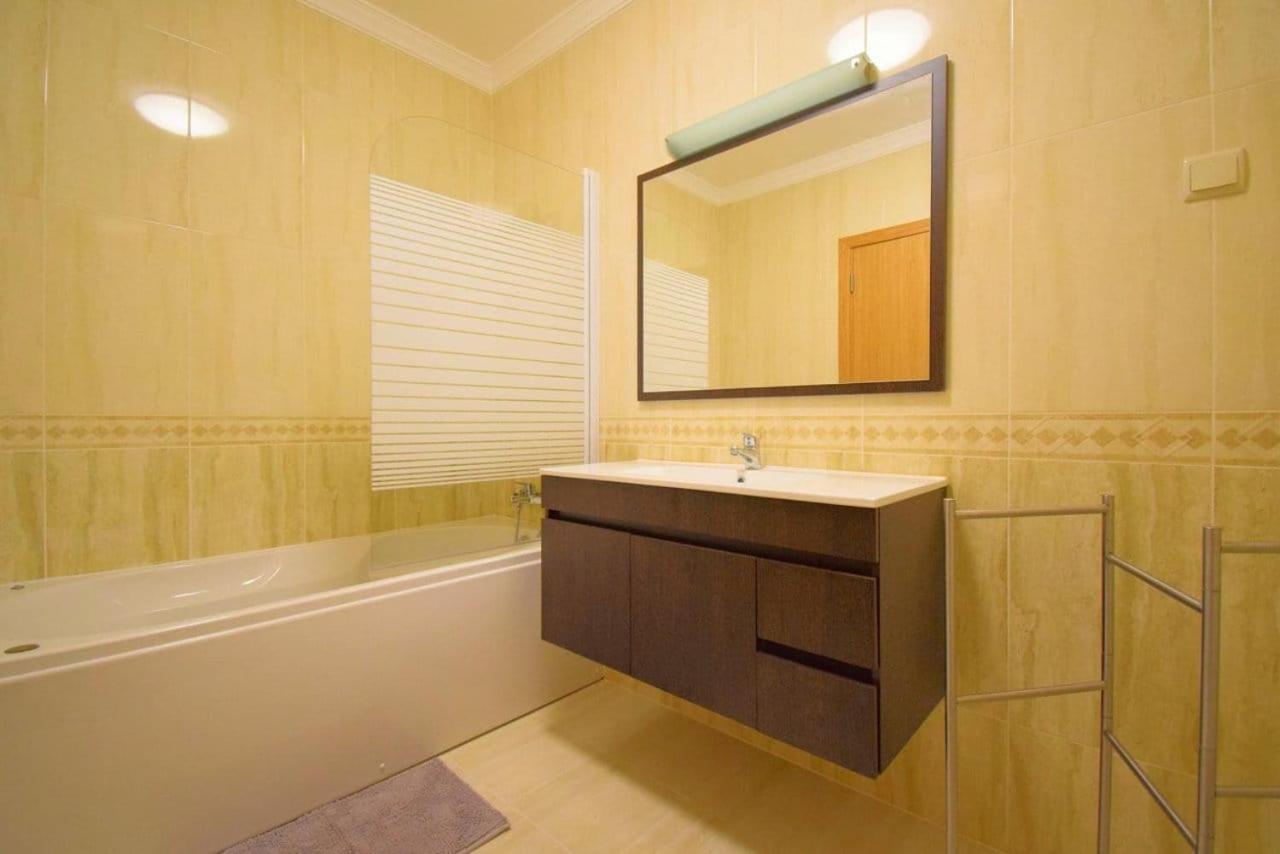 Perfect New Apartment In Albufeira Luaran gambar