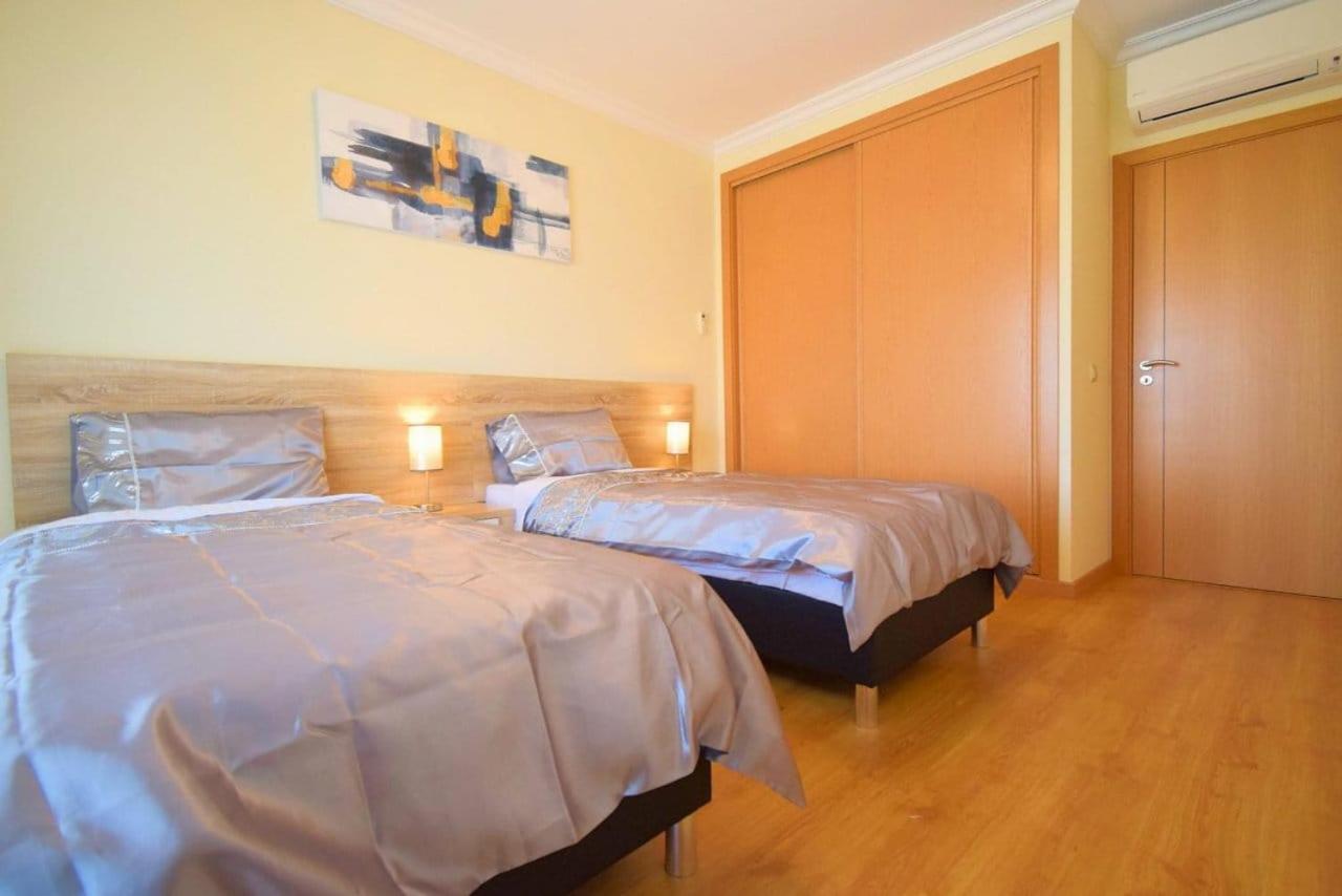 Perfect New Apartment In Albufeira Luaran gambar